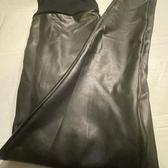 Spank - Picture 3 of 3